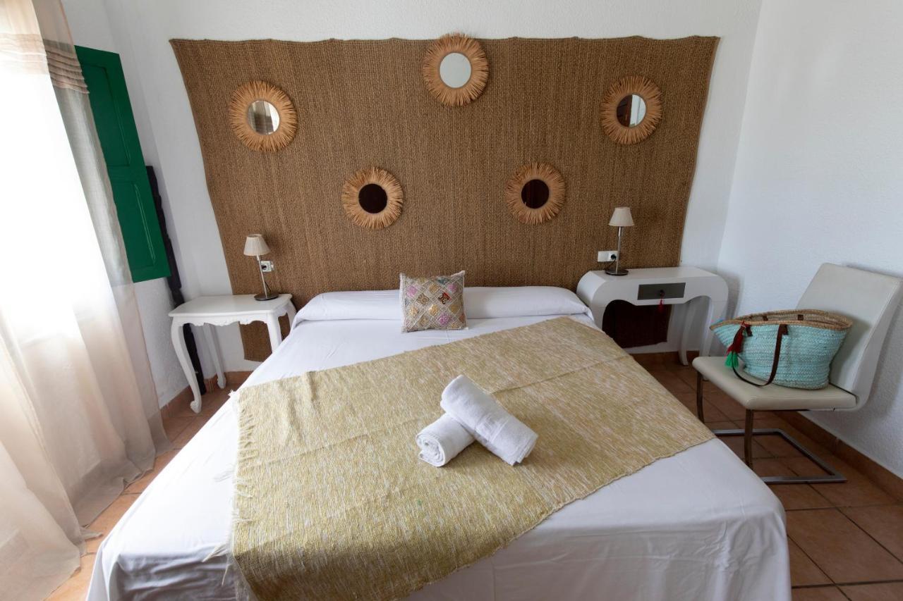 Buenavista & Suites Santa Eularia des Riu Exteriör bild