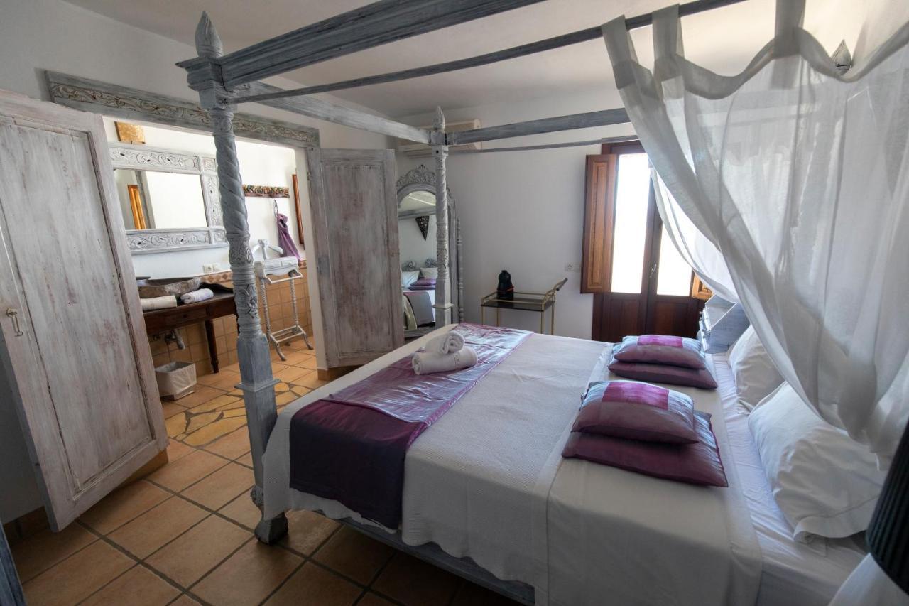 Buenavista & Suites Santa Eularia des Riu Exteriör bild