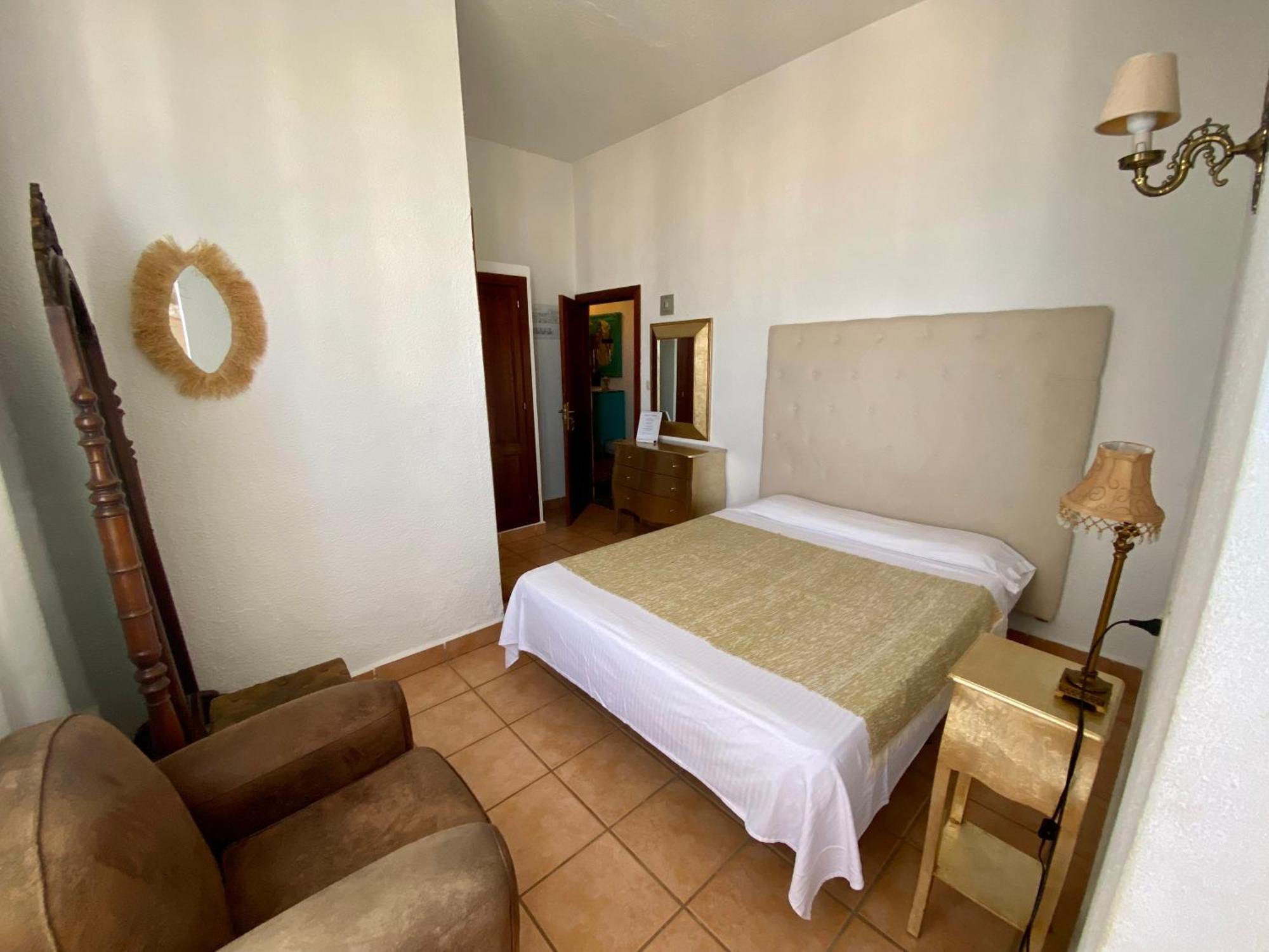 Buenavista & Suites Santa Eularia des Riu Exteriör bild