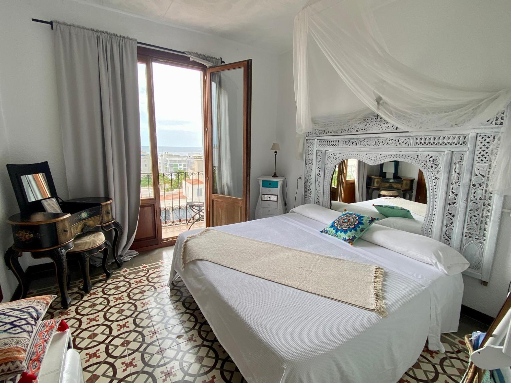 Buenavista & Suites Santa Eularia des Riu Exteriör bild