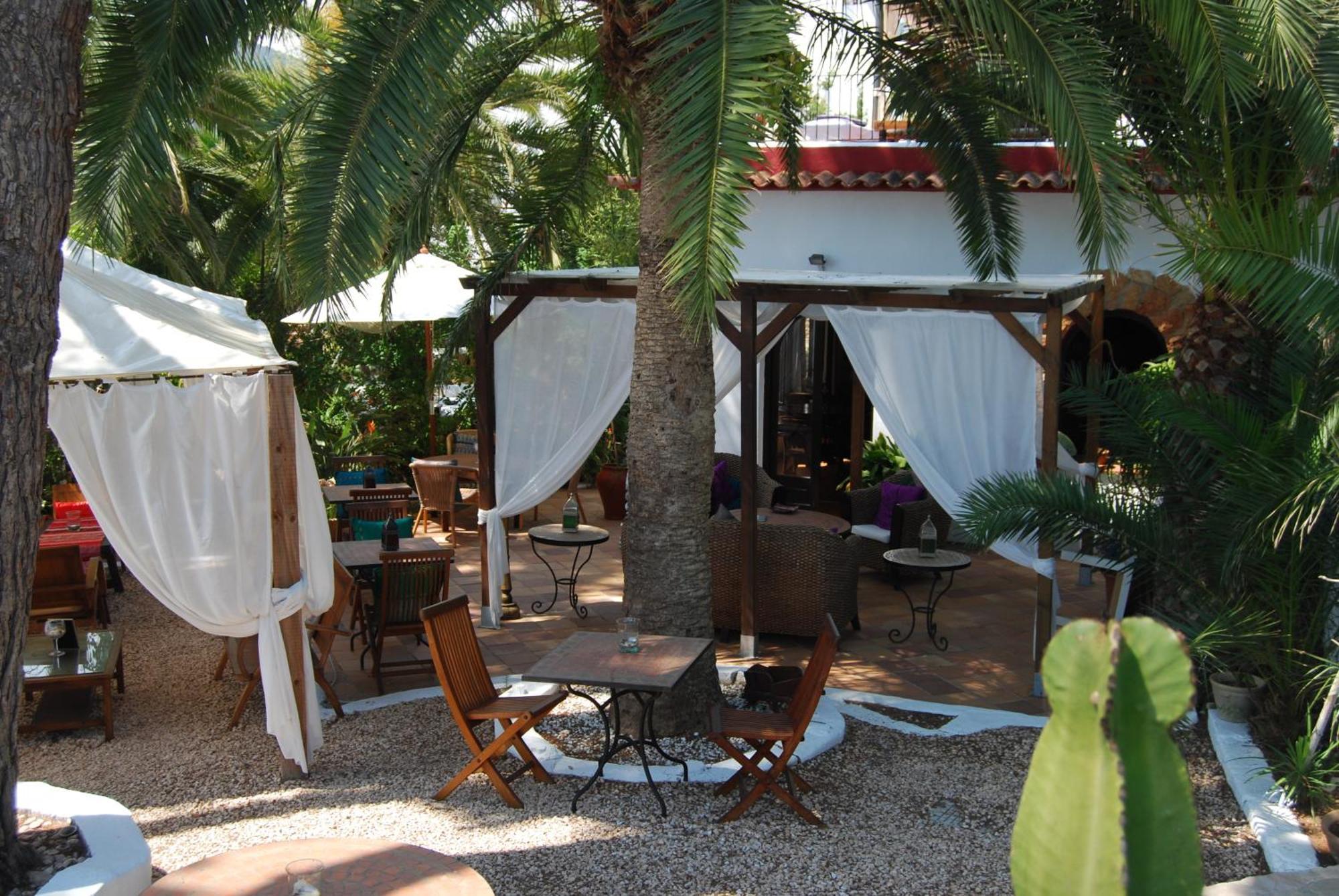 Buenavista & Suites Santa Eularia des Riu Exteriör bild