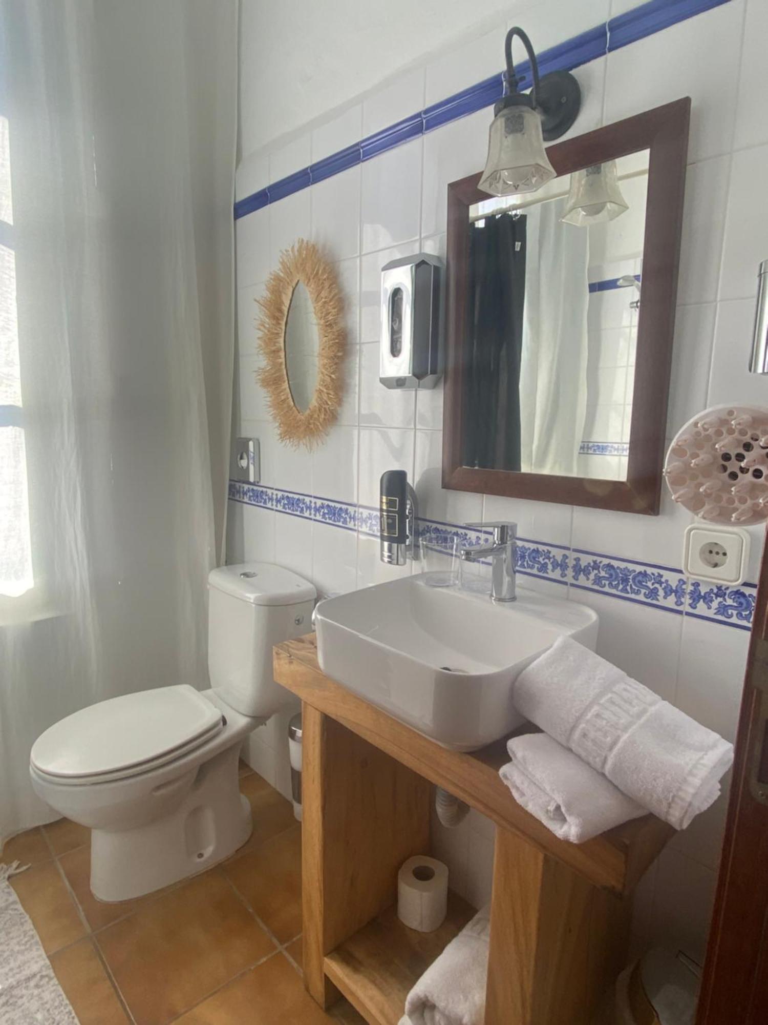 Buenavista & Suites Santa Eularia des Riu Exteriör bild