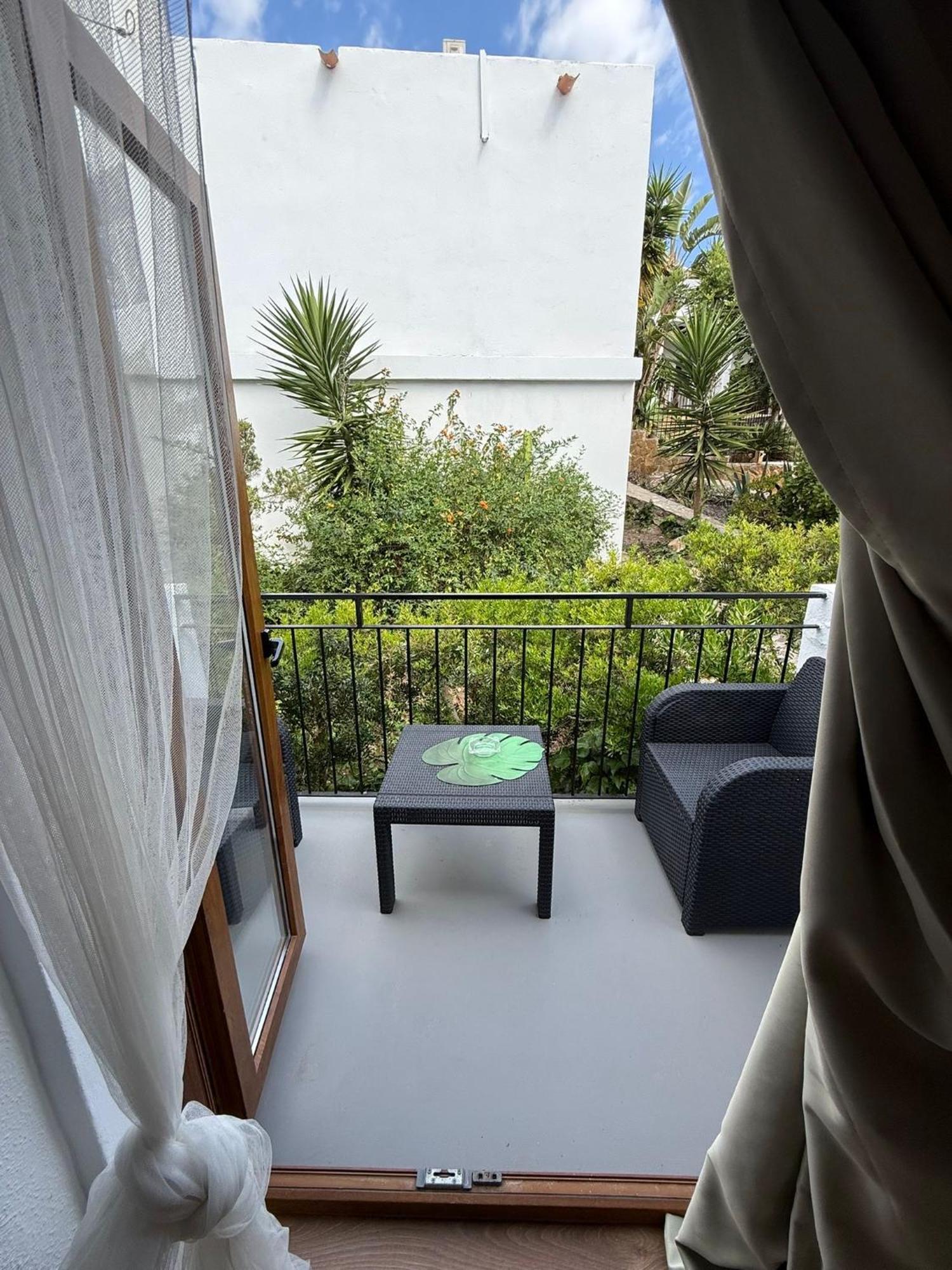 Buenavista & Suites Santa Eularia des Riu Exteriör bild