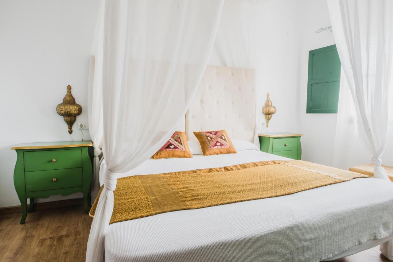 Buenavista & Suites Santa Eularia des Riu Exteriör bild