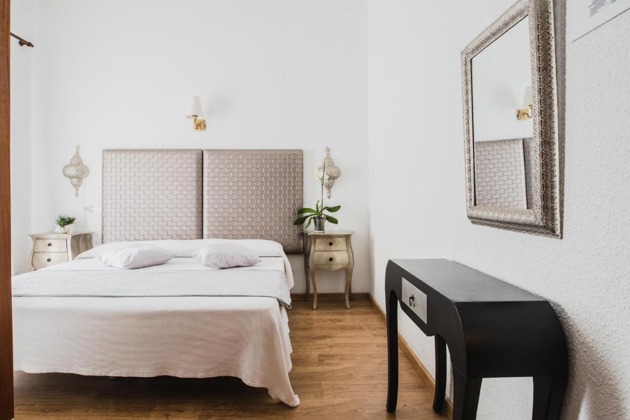Buenavista & Suites Santa Eularia des Riu Exteriör bild