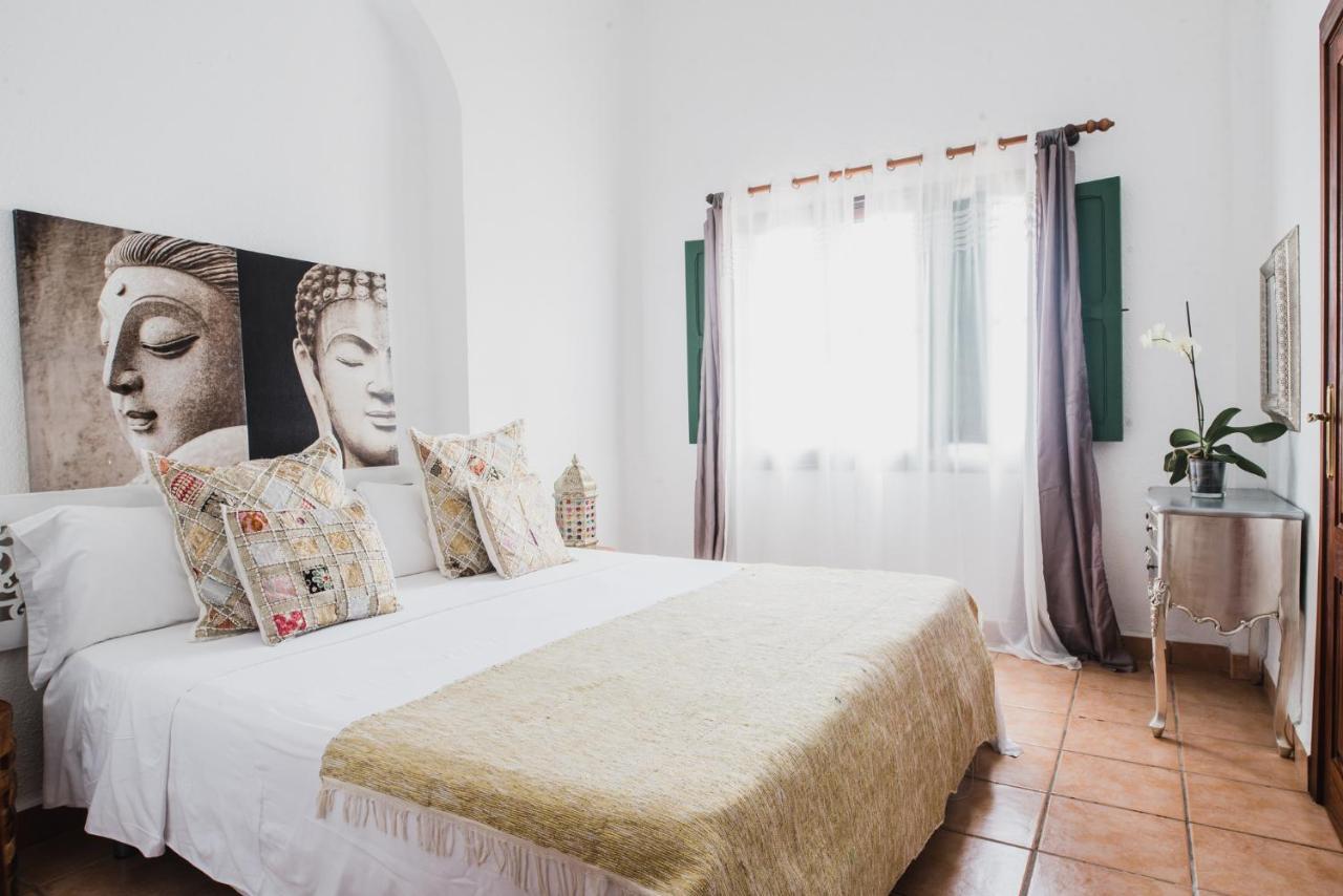Buenavista & Suites Santa Eularia des Riu Exteriör bild